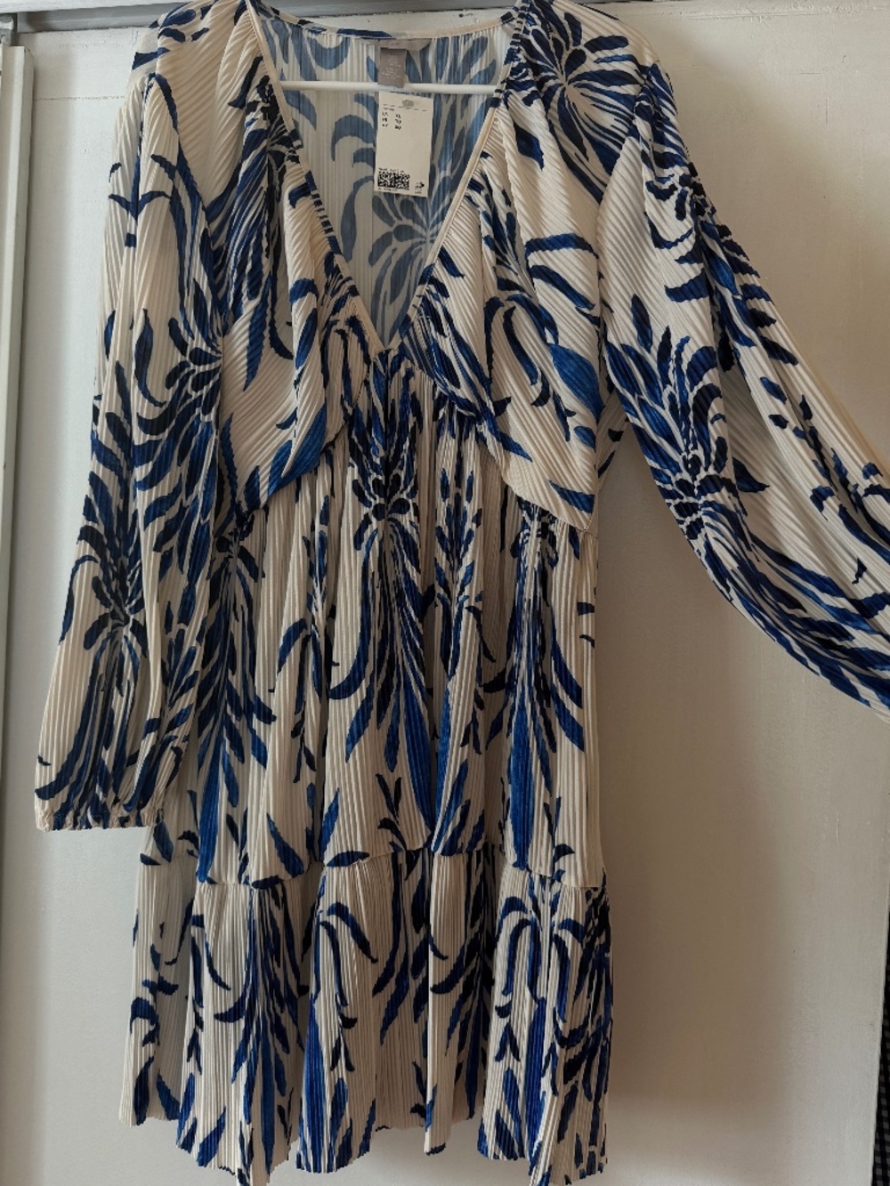 H&M PlissƩ Pleated Dress in Cream/Blue size XL